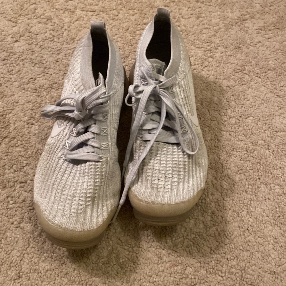 Vapor max!!! Worn like one or twice!!! In perfect condition!!